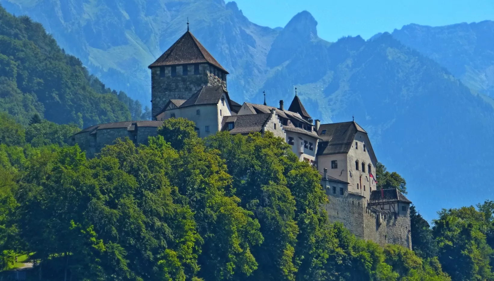 Liechtenstein Suiza Alpes