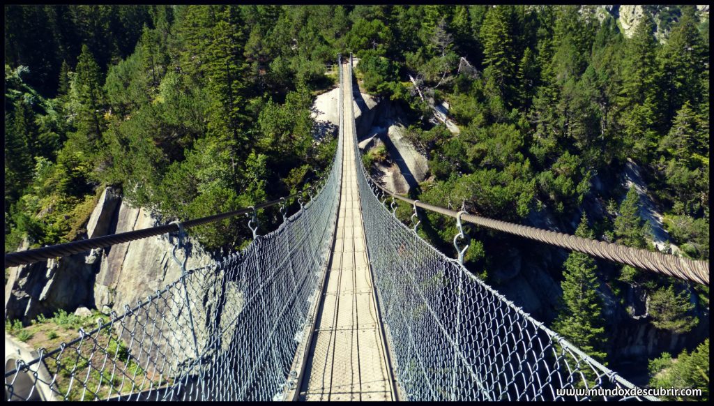 Handeckafall Bridge suiza