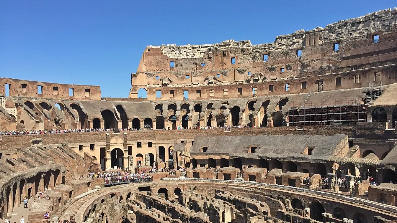 Interior Coliseo de Roma Italia