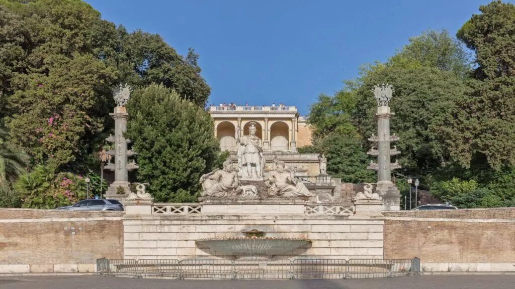 Piazza del Popolo fuente Roma
